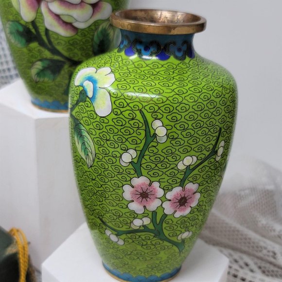 Vintage Green Cloisonné Vases One Matched Pair - Picture 5 of 10